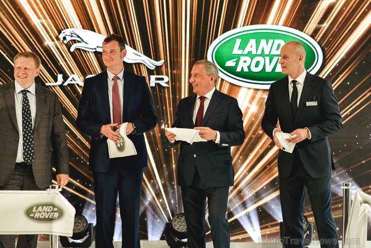 Ar ekskluzīvu auto prezentāciju Jaguar Land Rover zīmolu pārstāvis Inchcape Motors atklāj Baltijā lielāko Jaguar Land Rover autocentru Ar ekskluzīvu auto prezentāciju Jaguar Land Rover zīmolu pārstāvis Inchcape Motors atklāj Baltijā lielāko Jaguar Land Rover autocentru 260550