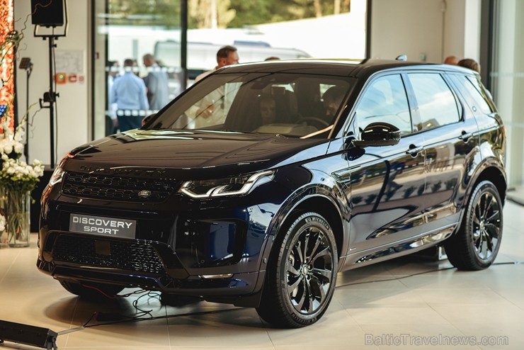 Ar ekskluzīvu auto prezentāciju Jaguar Land Rover zīmolu pārstāvis Inchcape Motors atklāj Baltijā lielāko Jaguar Land Rover autocentru Ar ekskluzīvu auto prezentāciju Jaguar Land Rover zīmolu pārstāvis Inchcape Motors atklāj Baltijā lielāko Jaguar Land Rover autocentru 260557