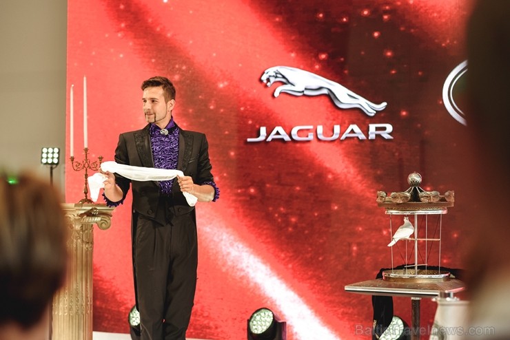 Ar ekskluzīvu auto prezentāciju Jaguar Land Rover zīmolu pārstāvis Inchcape Motors atklāj Baltijā lielāko Jaguar Land Rover autocentru Ar ekskluzīvu auto prezentāciju Jaguar Land Rover zīmolu pārstāvis Inchcape Motors atklāj Baltijā lielāko Jaguar Land Rover autocentru 260560