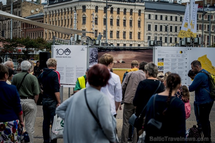 Centrālās dzelzceļa stacijas laukumā Rīgā, pie tirdzniecības centra Origo tika atklāta VAS Latvijas Valsts ceļi un ceļu nozares simtgadei veltīta izst Centrālās dzelzceļa stacijas laukumā Rīgā, pie tirdzniecības centra Origo tika atklāta VAS Latvijas Valsts ceļi un ceļu nozares simtgadei veltīta izst 260734
