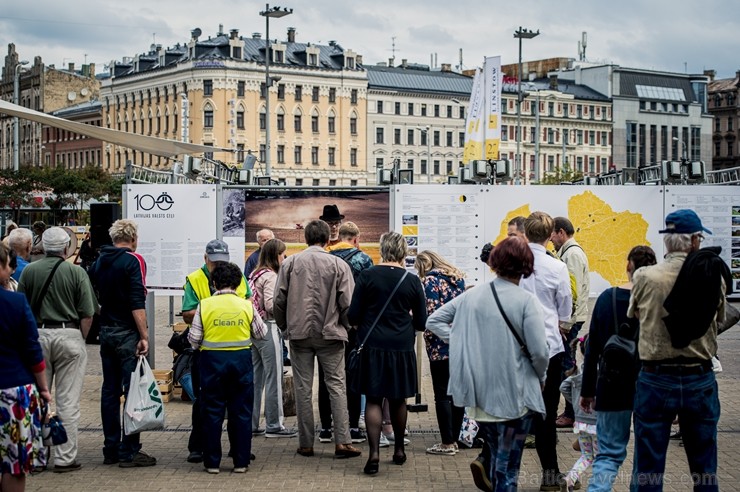 Centrālās dzelzceļa stacijas laukumā Rīgā, pie tirdzniecības centra Origo tika atklāta VAS Latvijas Valsts ceļi un ceļu nozares simtgadei veltīta izst Centrālās dzelzceļa stacijas laukumā Rīgā, pie tirdzniecības centra Origo tika atklāta VAS Latvijas Valsts ceļi un ceļu nozares simtgadei veltīta izst 260735
