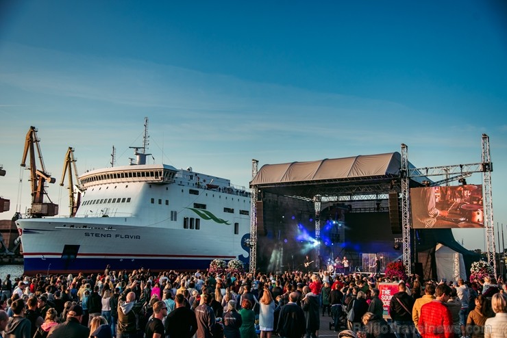 Ar daudzveidīgu svētku programmu un ne vienu vien muzikālu pārsteigumu svin Ventspils pilsētas svētkus Ar daudzveidīgu svētku programmu un ne vienu vien muzikālu pārsteigumu svin Ventspils pilsētas svētkus 261325