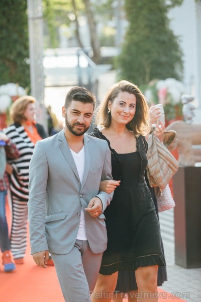 Dzintaru koncertzālē Jūrmalā Balkānu enerģija ar pozitīvu emociju vilni pārņēma visus festivāla Dzintaru koncertzālē Jūrmalā Balkānu enerģija ar pozitīvu emociju vilni pārņēma visus festivāla