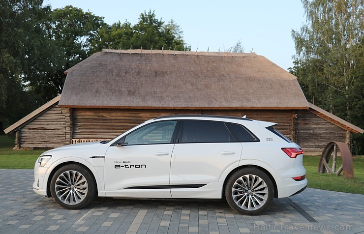 Travelnews.lv apceļo Zemgali un Vidzemi ar jauno un elektrisko «Audi e-tron» 261640