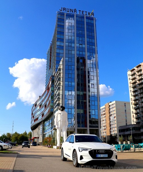Travelnews.lv apceļo Zemgali un Vidzemi ar jauno un elektrisko «Audi e-tron» 261651