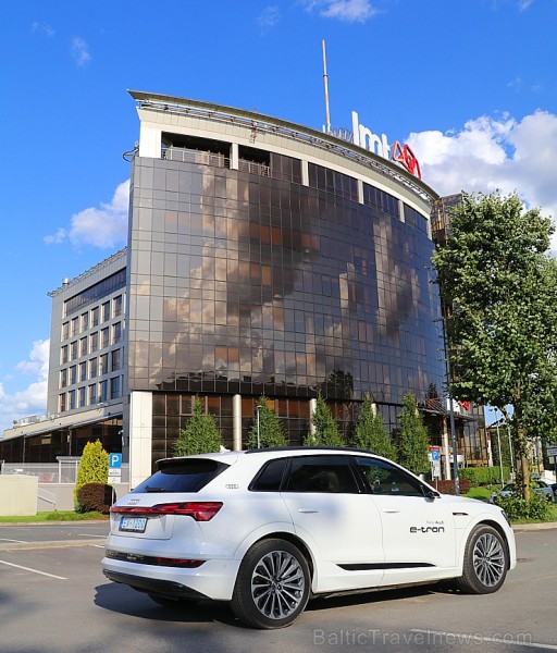 Travelnews.lv apceļo Zemgali un Vidzemi ar jauno un elektrisko «Audi e-tron» 261652