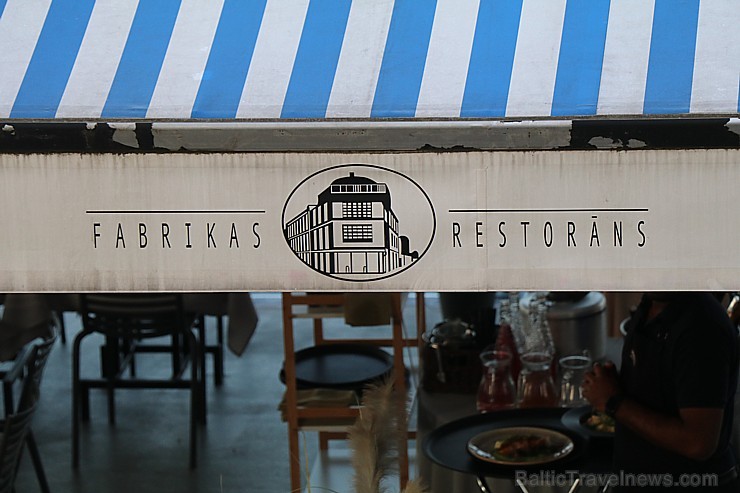 Pārdaugavas restorāns «Hercogs Fabrika» piedāvā jahtas izbraucienu ar romantiskām vakariņām pārim vai arī grupai Pārdaugavas restorāns «Hercogs Fabrika» piedāvā jahtas izbraucienu ar romantiskām vakariņām pārim vai arī grupai 261941