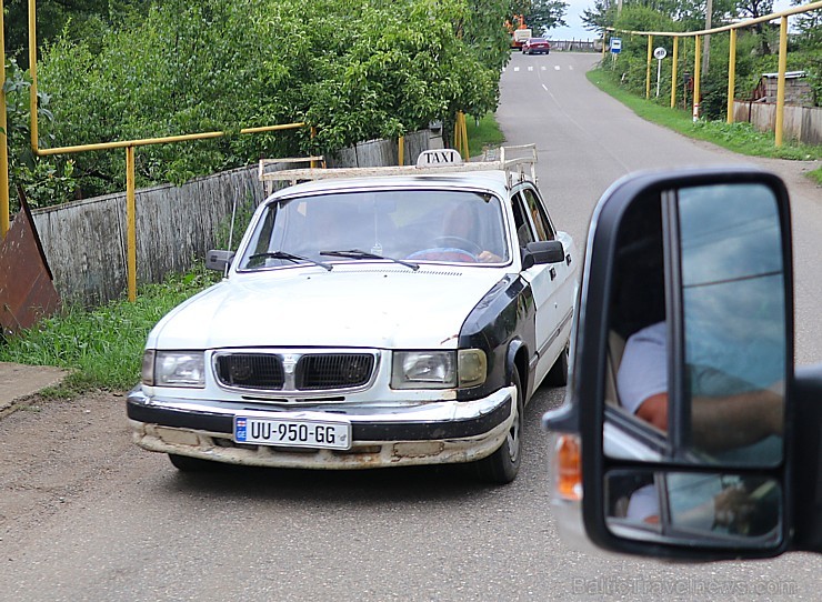 Travelnews.lv izbrauc Gruzijas autostrādes, kalnu asfalta ceļus un vēro dažādos žogu vārtus 262188