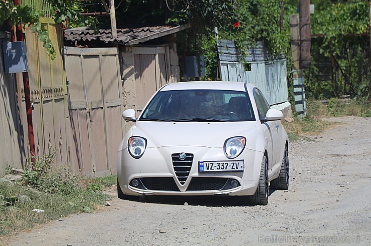 Travelnews.lv izbrauc Gruzijas autostrādes, kalnu asfalta ceļus un vēro dažādos žogu vārtus 262192