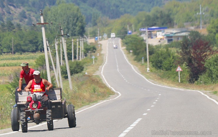 Travelnews.lv izbrauc Gruzijas autostrādes, kalnu asfalta ceļus un vēro dažādos žogu vārtus 262207