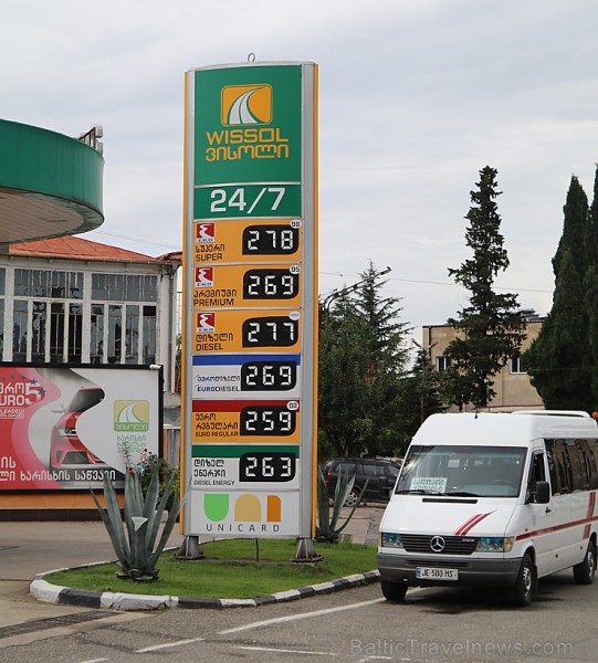 Travelnews.lv izbrauc Gruzijas autostrādes, kalnu asfalta ceļus un vēro dažādos žogu vārtus 262239