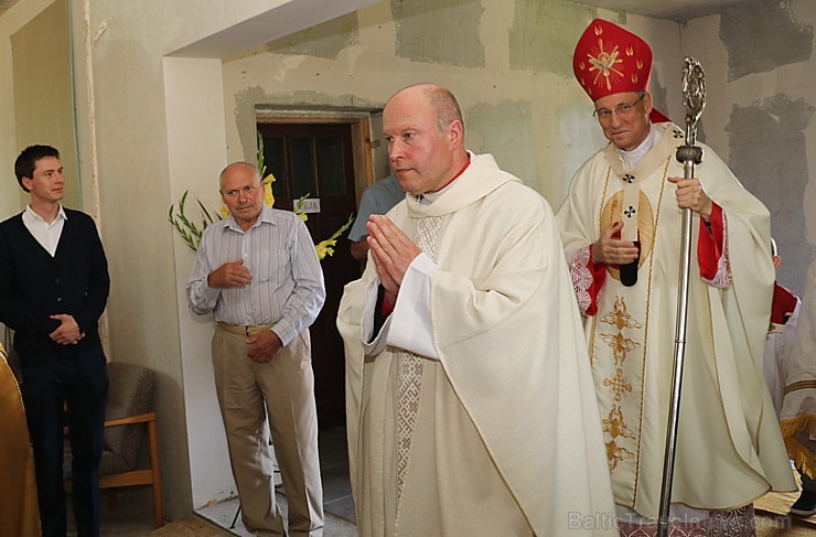 Ikšķiles Svētā Meinarda Romas katoļu draudzes dievnams organizē svinīgu Iestiprināšanas sakramenta ceremoniju Ikšķiles Svētā Meinarda Romas katoļu draudzes dievnams organizē svinīgu Iestiprināšanas sakramenta ceremoniju 262495