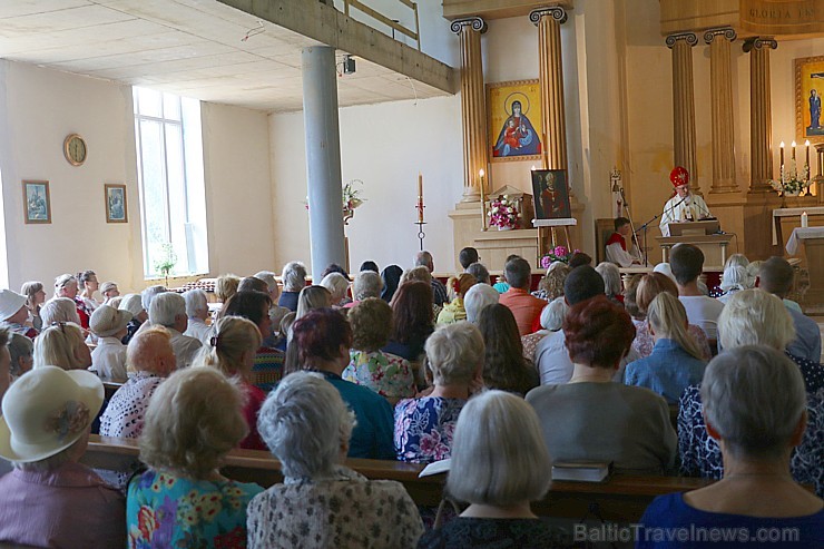 Ikšķiles Svētā Meinarda Romas katoļu draudzes dievnams organizē svinīgu Iestiprināšanas sakramenta ceremoniju Ikšķiles Svētā Meinarda Romas katoļu draudzes dievnams organizē svinīgu Iestiprināšanas sakramenta ceremoniju 262504