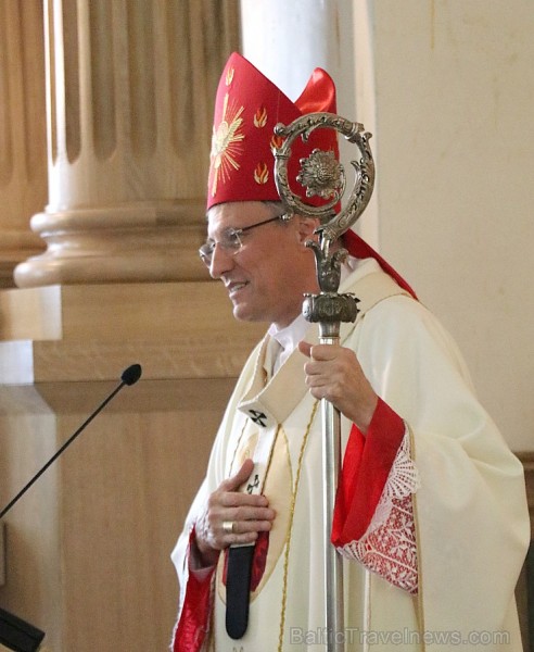 Ikšķiles Svētā Meinarda Romas katoļu draudzes dievnams organizē svinīgu Iestiprināšanas sakramenta ceremoniju Ikšķiles Svētā Meinarda Romas katoļu draudzes dievnams organizē svinīgu Iestiprināšanas sakramenta ceremoniju 262509