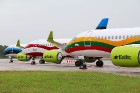 «airBaltic» godina ar 3 īpašām lidmašīnām Baltijas ceļa 30. gadadienu