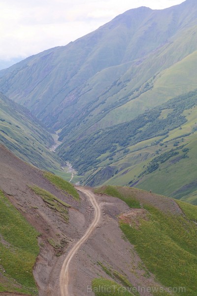 Travelnews.lv ar 4x4 mikroautobusu dodas Kaukāza kalnu maršrutā Datvijvari - Kistani - Khevsureti. Atbalsta: Georgia.Travel Travelnews.lv ar 4x4 mikroautobusu dodas Kaukāza kalnu maršrutā Datvijvari - Kistani - Khevsureti. Atbalsta: Georgia.Travel 262873