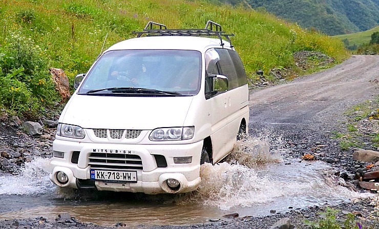 Travelnews.lv ar 4x4 mikroautobusu dodas Kaukāza kalnu maršrutā Datvijvari - Kistani - Khevsureti. Atbalsta: Georgia.Travel Travelnews.lv ar 4x4 mikroautobusu dodas Kaukāza kalnu maršrutā Datvijvari - Kistani - Khevsureti. Atbalsta: Georgia.Travel 262893