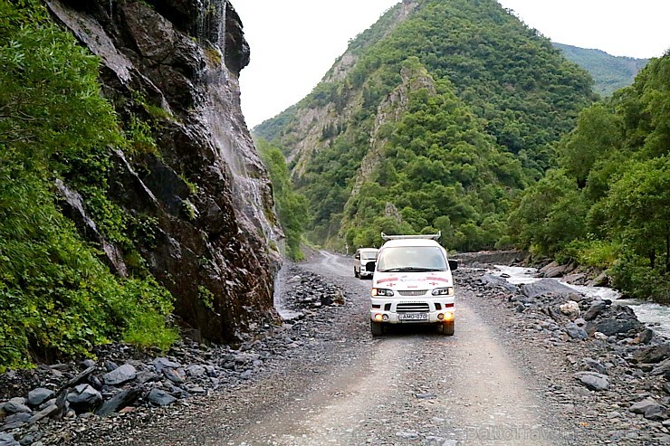 Travelnews.lv ar 4x4 mikroautobusu dodas Kaukāza kalnu maršrutā Datvijvari - Kistani - Khevsureti. Atbalsta: Georgia.Travel Travelnews.lv ar 4x4 mikroautobusu dodas Kaukāza kalnu maršrutā Datvijvari - Kistani - Khevsureti. Atbalsta: Georgia.Travel 262902