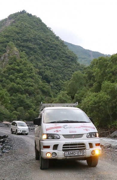 Travelnews.lv ar 4x4 mikroautobusu dodas Kaukāza kalnu maršrutā Datvijvari - Kistani - Khevsureti. Atbalsta: Georgia.Travel Travelnews.lv ar 4x4 mikroautobusu dodas Kaukāza kalnu maršrutā Datvijvari - Kistani - Khevsureti. Atbalsta: Georgia.Travel 262903