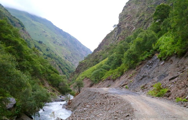 Travelnews.lv ar 4x4 mikroautobusu dodas Kaukāza kalnu maršrutā Datvijvari - Kistani - Khevsureti. Atbalsta: Georgia.Travel Travelnews.lv ar 4x4 mikroautobusu dodas Kaukāza kalnu maršrutā Datvijvari - Kistani - Khevsureti. Atbalsta: Georgia.Travel 262904