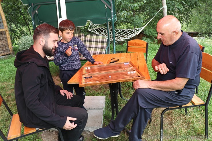 Travelnews.lv izbauda viesu nama «Jujuna’s guesthouse» viesmīlību Šatili ciemā. Atbalsta: Georgia.Travel Travelnews.lv izbauda viesu nama «Jujuna’s guesthouse» viesmīlību Šatili ciemā. Atbalsta: Georgia.Travel 263061