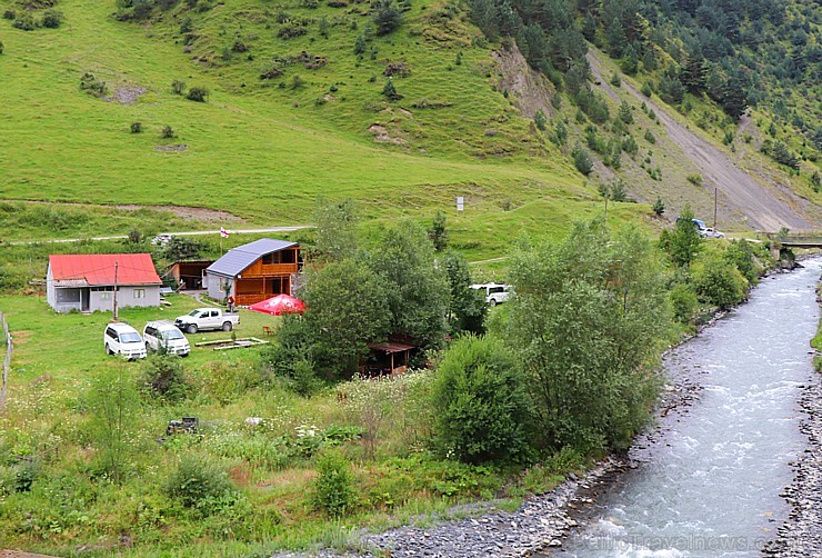 Travelnews.lv izbauda viesu nama «Jujuna’s guesthouse» viesmīlību Šatili ciemā. Atbalsta: Georgia.Travel Travelnews.lv izbauda viesu nama «Jujuna’s guesthouse» viesmīlību Šatili ciemā. Atbalsta: Georgia.Travel 263069