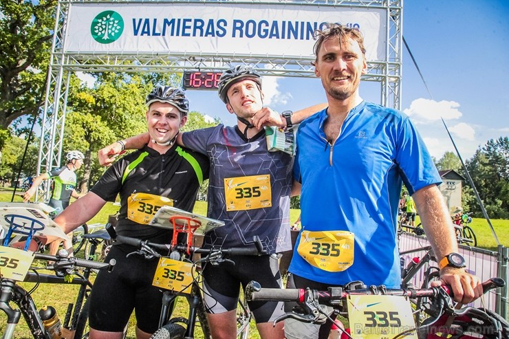 Orientēšanās entuzaisti, sportisti, ģimenes, bērni, jaunieši un aktīvi cilvēki pulcējās vienā no Vidzemes skaistākajām pilsētām – Valmierā, lai baudīt Orientēšanās entuzaisti, sportisti, ģimenes, bērni, jaunieši un aktīvi cilvēki pulcējās vienā no Vidzemes skaistākajām pilsētām – Valmierā, lai baudīt 263125