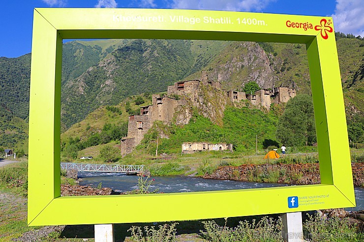 Travelnews.lv iepazīst UNESCO Pasaules mantojuma kandidātu - Šatili viduslaiku cietoksni. Atbalsta: Georgia.Travel Travelnews.lv iepazīst UNESCO Pasaules mantojuma kandidātu - Šatili viduslaiku cietoksni. Atbalsta: Georgia.Travel 263182