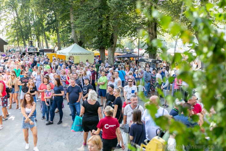Nēģu svētki ir vērienīgākie svētki Carnikavas novadā, kuri ik gadu tiek svinēti augustā, atzīmējot nēģu zvejas sezonas atklāšanu Nēģu svētki ir vērienīgākie svētki Carnikavas novadā, kuri ik gadu tiek svinēti augustā, atzīmējot nēģu zvejas sezonas atklāšanu 263363