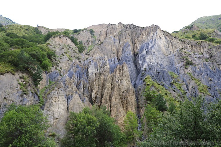 Ar 4x4 mikroautobusu izbraucam maršrutu Šatili - Mutso Kaukāza kalnos. Atbalsta: Georgia.Travel 263625