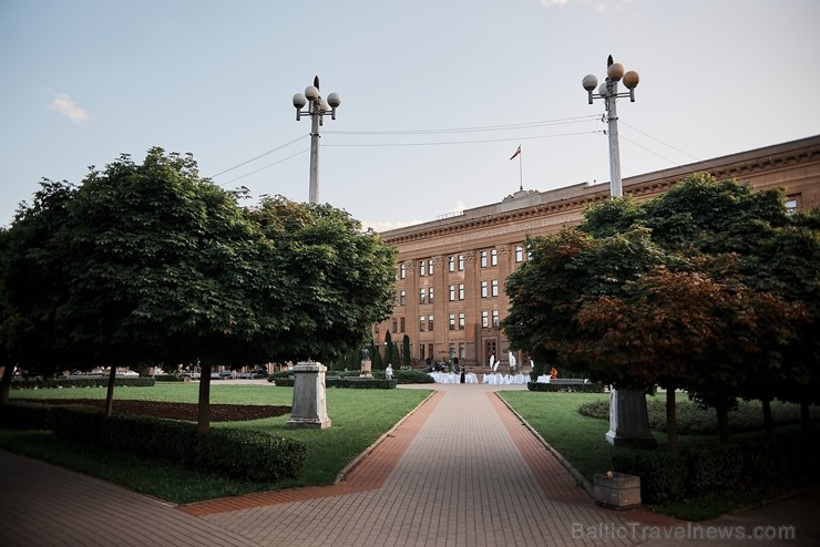 Viesnīcas Park Hotel Latgola restorāna PLAZA komanda 22.08.2019 rīkoja ekskluzīvas vakariņas neparastā vietā - Daugavpils Universitātes skvērā Viesnīcas Park Hotel Latgola restorāna PLAZA komanda 22.08.2019 rīkoja ekskluzīvas vakariņas neparastā vietā - Daugavpils Universitātes skvērā 263699
