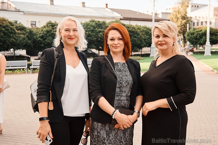Viesnīcas Park Hotel Latgola restorāna PLAZA komanda 22.08.2019 rīkoja ekskluzīvas vakariņas neparastā vietā - Daugavpils Universitātes skvērā Viesnīcas Park Hotel Latgola restorāna PLAZA komanda 22.08.2019 rīkoja ekskluzīvas vakariņas neparastā vietā - Daugavpils Universitātes skvērā 263709