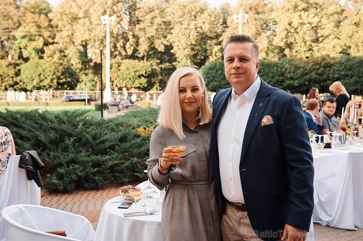 Viesnīcas Park Hotel Latgola restorāna PLAZA komanda 22.08.2019 rīkoja ekskluzīvas vakariņas neparastā vietā - Daugavpils Universitātes skvērā Viesnīcas Park Hotel Latgola restorāna PLAZA komanda 22.08.2019 rīkoja ekskluzīvas vakariņas neparastā vietā - Daugavpils Universitātes skvērā 263711
