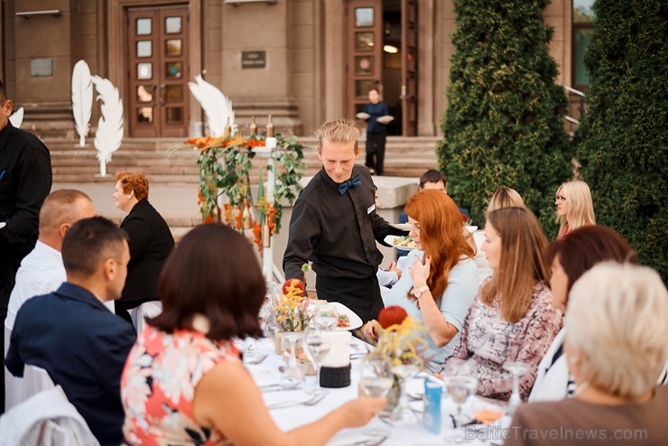 Viesnīcas Park Hotel Latgola restorāna PLAZA komanda 22.08.2019 rīkoja ekskluzīvas vakariņas neparastā vietā - Daugavpils Universitātes skvērā Viesnīcas Park Hotel Latgola restorāna PLAZA komanda 22.08.2019 rīkoja ekskluzīvas vakariņas neparastā vietā - Daugavpils Universitātes skvērā 263719
