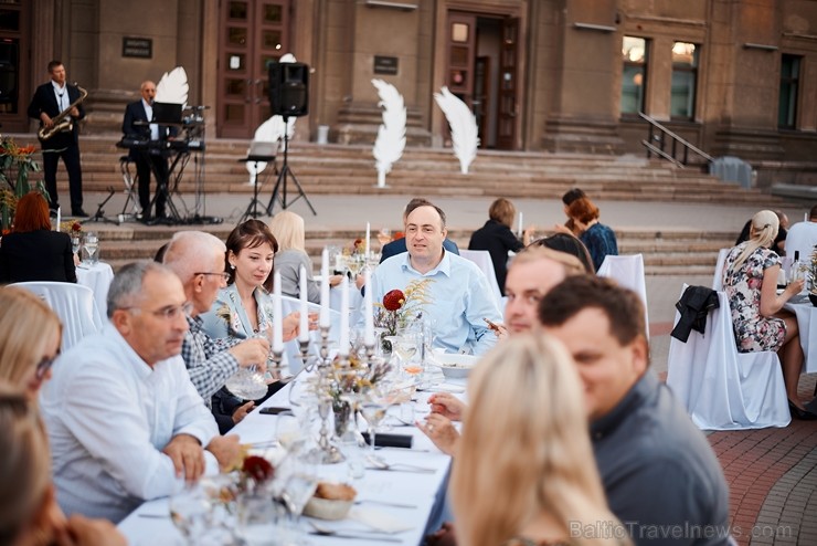 Viesnīcas Park Hotel Latgola restorāna PLAZA komanda 22.08.2019 rīkoja ekskluzīvas vakariņas neparastā vietā - Daugavpils Universitātes skvērā Viesnīcas Park Hotel Latgola restorāna PLAZA komanda 22.08.2019 rīkoja ekskluzīvas vakariņas neparastā vietā - Daugavpils Universitātes skvērā 263728