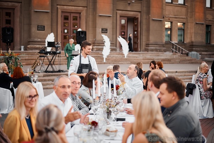 Viesnīcas Park Hotel Latgola restorāna PLAZA komanda 22.08.2019 rīkoja ekskluzīvas vakariņas neparastā vietā - Daugavpils Universitātes skvērā Viesnīcas Park Hotel Latgola restorāna PLAZA komanda 22.08.2019 rīkoja ekskluzīvas vakariņas neparastā vietā - Daugavpils Universitātes skvērā 263735