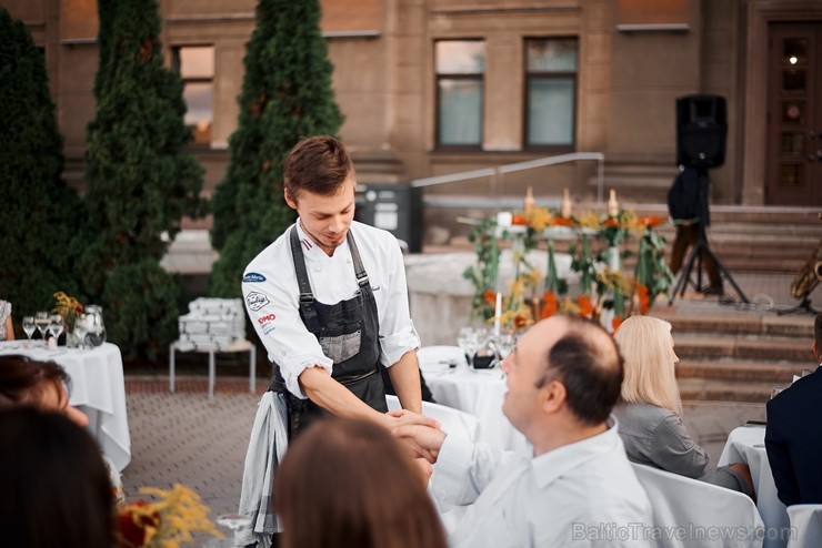 Viesnīcas Park Hotel Latgola restorāna PLAZA komanda 22.08.2019 rīkoja ekskluzīvas vakariņas neparastā vietā - Daugavpils Universitātes skvērā Viesnīcas Park Hotel Latgola restorāna PLAZA komanda 22.08.2019 rīkoja ekskluzīvas vakariņas neparastā vietā - Daugavpils Universitātes skvērā 263736