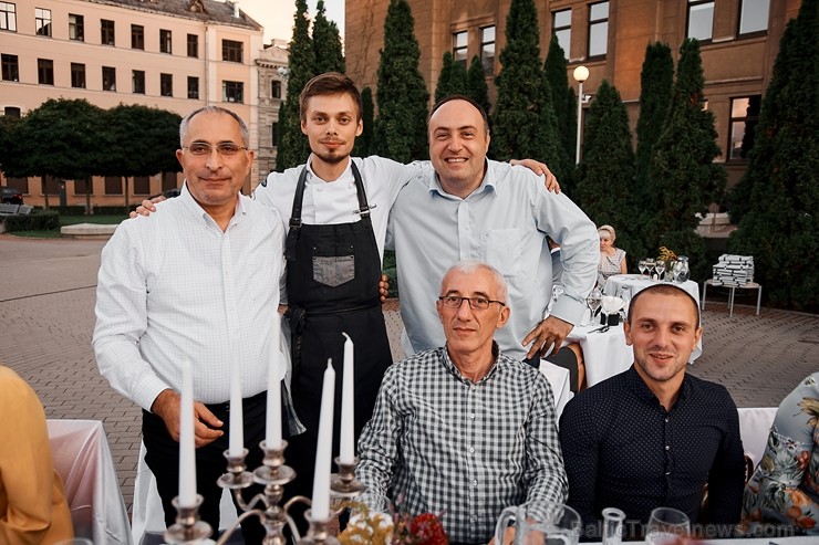 Viesnīcas Park Hotel Latgola restorāna PLAZA komanda 22.08.2019 rīkoja ekskluzīvas vakariņas neparastā vietā - Daugavpils Universitātes skvērā Viesnīcas Park Hotel Latgola restorāna PLAZA komanda 22.08.2019 rīkoja ekskluzīvas vakariņas neparastā vietā - Daugavpils Universitātes skvērā 263737