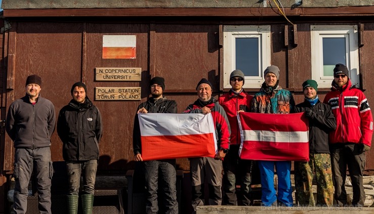 Latvijas Universitātes zinātnieki atgriezušies no ekspedīcijas Svalbāras arhipelāgā, kur tie pētīja ledājus un vides piesārņojumu vietā, kuru no Zieme Latvijas Universitātes zinātnieki atgriezušies no ekspedīcijas Svalbāras arhipelāgā, kur tie pētīja ledājus un vides piesārņojumu vietā, kuru no Zieme 263927
