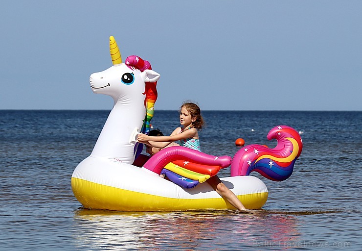 Jūrmala 1.septembri sagaida ar saulainu un labi apmeklētu pludmali 263986