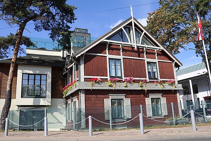Jūrmala 1.septembri sagaida ar saulainu un labi apmeklētu pludmali. Attēlā - MaMa Boutique Hotel & Restaurant Jūrmala 1.septembri sagaida ar saulainu un labi apmeklētu pludmali. Attēlā - MaMa Boutique Hotel & Restaurant 264020