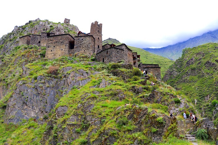 Travelnews.lv apmeklē Mutso ciemu Kaukāza kalnos un iepazīst viduslaiku cietoksni. Atbalsta: Georgia.Travel Travelnews.lv apmeklē Mutso ciemu Kaukāza kalnos un iepazīst viduslaiku cietoksni. Atbalsta: Georgia.Travel 264029