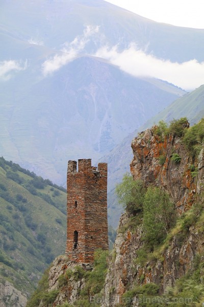 Travelnews.lv apmeklē Mutso ciemu Kaukāza kalnos un iepazīst viduslaiku cietoksni. Atbalsta: Georgia.Travel Travelnews.lv apmeklē Mutso ciemu Kaukāza kalnos un iepazīst viduslaiku cietoksni. Atbalsta: Georgia.Travel 264038