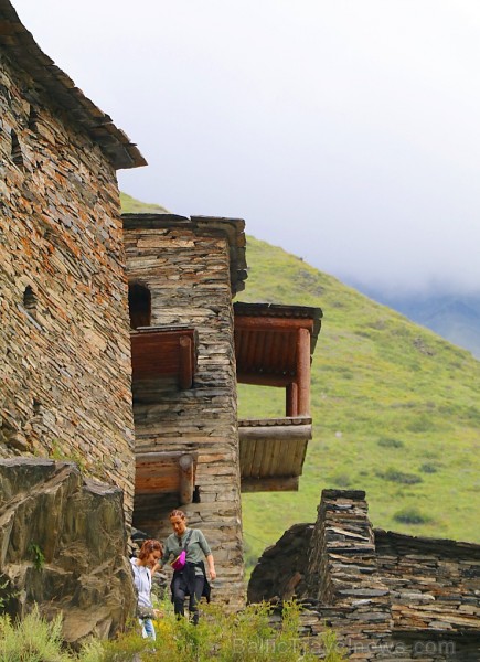Travelnews.lv apmeklē Mutso ciemu Kaukāza kalnos un iepazīst viduslaiku cietoksni. Atbalsta: Georgia.Travel Travelnews.lv apmeklē Mutso ciemu Kaukāza kalnos un iepazīst viduslaiku cietoksni. Atbalsta: Georgia.Travel 264048