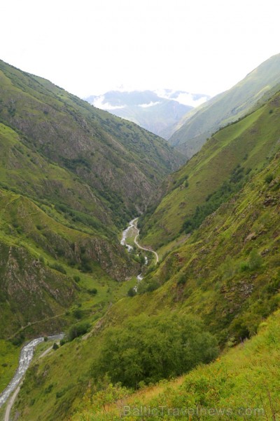 Travelnews.lv apmeklē Mutso ciemu Kaukāza kalnos un iepazīst viduslaiku cietoksni. Atbalsta: Georgia.Travel Travelnews.lv apmeklē Mutso ciemu Kaukāza kalnos un iepazīst viduslaiku cietoksni. Atbalsta: Georgia.Travel 264088
