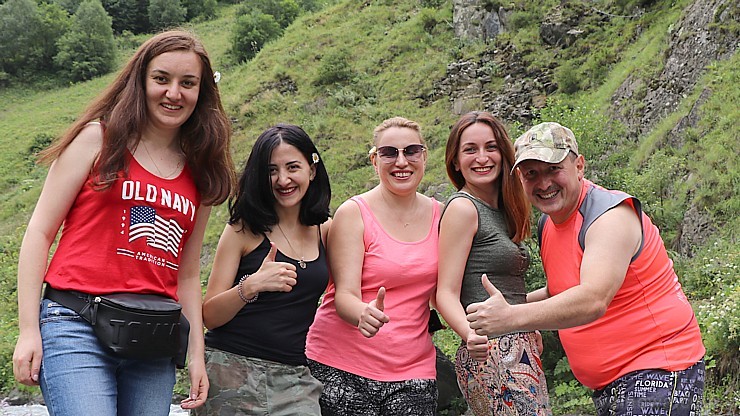 Travelnews.lv apmeklē Mutso ciemu Kaukāza kalnos un iepazīst viduslaiku cietoksni.  Atbalsta: Georgia.Travel 264094