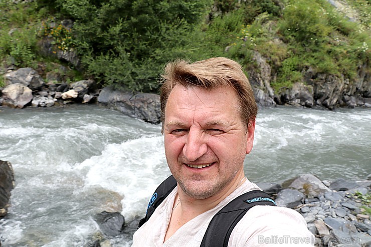 Travelnews.lv apmeklē Mutso ciemu Kaukāza kalnos un iepazīst viduslaiku cietoksni. Atbalsta: Georgia.Travel Travelnews.lv apmeklē Mutso ciemu Kaukāza kalnos un iepazīst viduslaiku cietoksni. Atbalsta: Georgia.Travel 264096