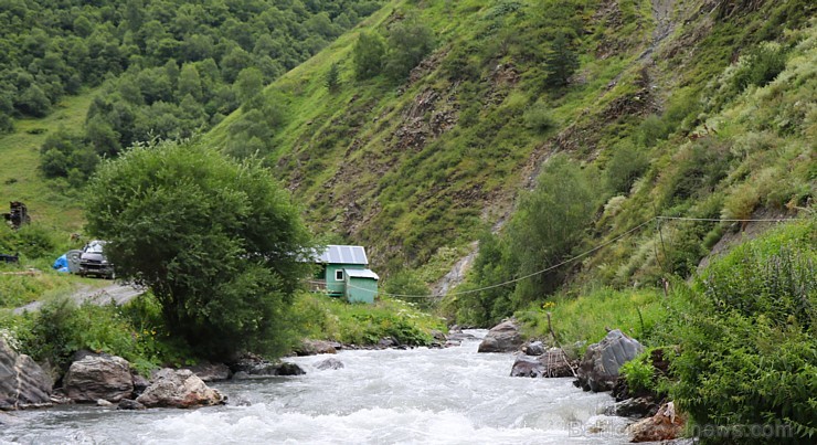 Travelnews.lv apmeklē Mutso ciemu Kaukāza kalnos un iepazīst viduslaiku cietoksni. Atbalsta: Georgia.Travel Travelnews.lv apmeklē Mutso ciemu Kaukāza kalnos un iepazīst viduslaiku cietoksni. Atbalsta: Georgia.Travel 264098