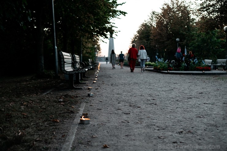 Senās uguns nakts ietvaros sveču un ugunskura gaismā Liepājas pludmalē noslēdzās jau devītais festivāls Senās uguns nakts ietvaros sveču un ugunskura gaismā Liepājas pludmalē noslēdzās jau devītais festivāls