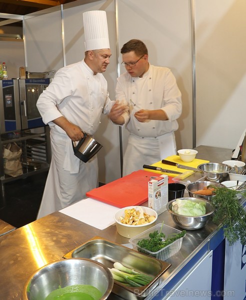 Latvijas populārākie šefpavāri izstādē «Riga Food 2019» cīnās par Latvijas labākā meistarpavāra titulu Latvijas populārākie šefpavāri izstādē «Riga Food 2019» cīnās par Latvijas labākā meistarpavāra titulu 264439